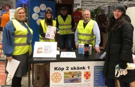 En av de hårt jobbande grupperna. Från vänster: Susanne Harling, Sarah Hjälm, Niclas Sporrenfalk, Bengt Åkman.